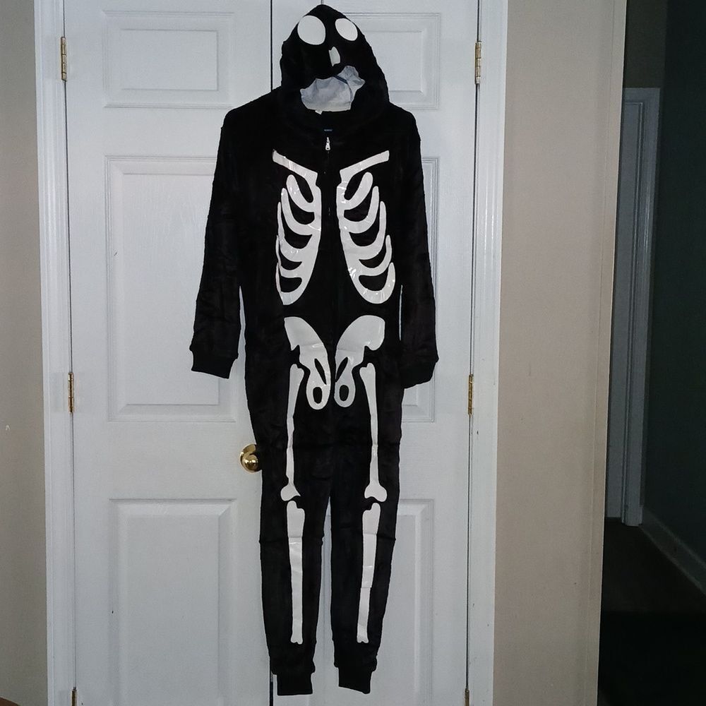 Skeleton glow in the dark hooded costume Soft and fuzzy warm Zipper front Sz S